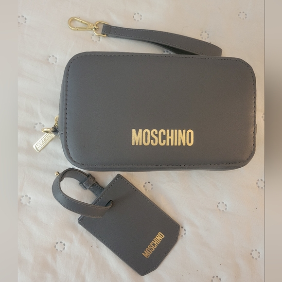 Moschino make up bag and luggage tag 3pc set - Picture 8 of 8